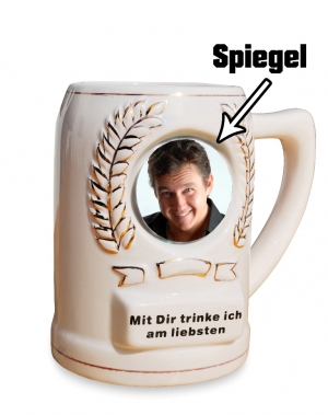 Der Bierkrug mit dem Spiegel